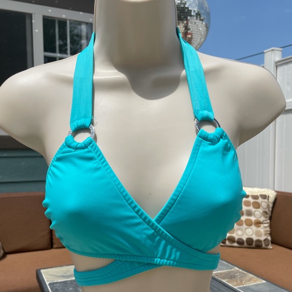 Venus Wrap Bikini Tops 💙 - Picture 4 of 17